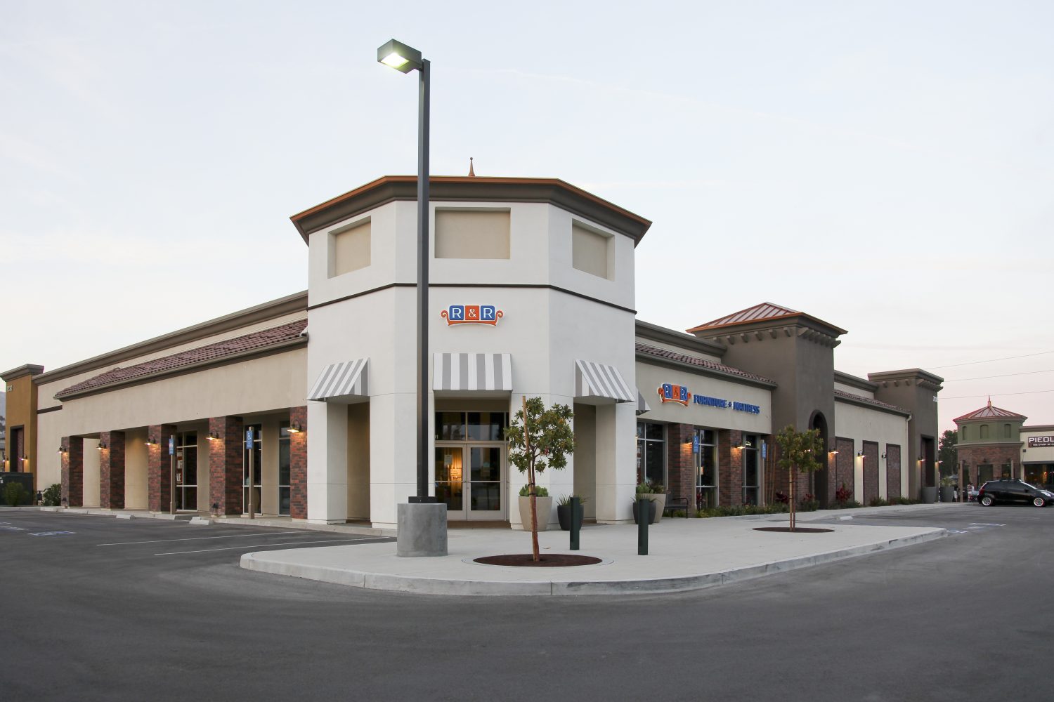 Hollister Village Plaza Shopping Center 